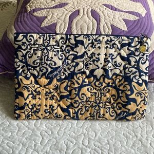 Manuheali'i Zippered Pouch